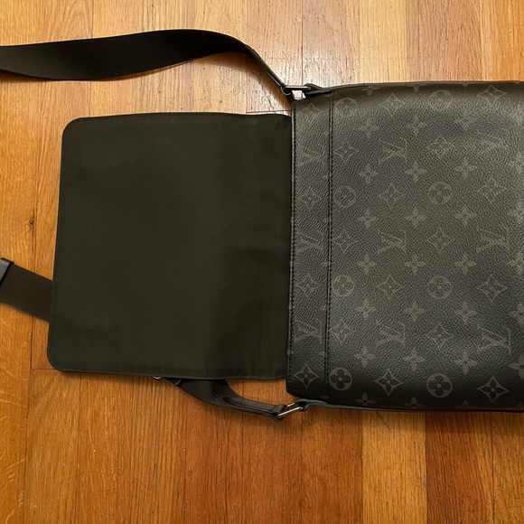 District PM Louis Vuitton Monogram bag - Picture 2 of 7